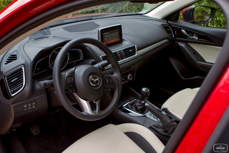 essai-mazda-3-berline-interieur-1