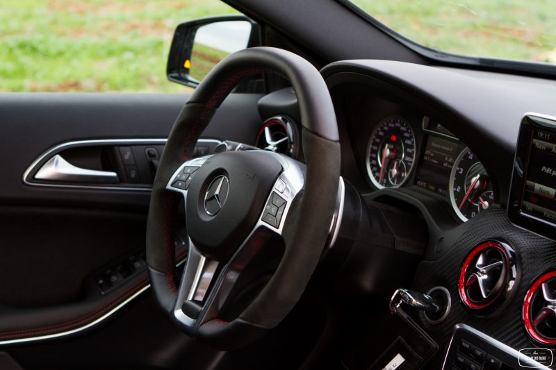 essai-mercedes-a-45-amg-interieur-19